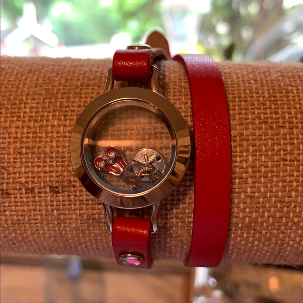 Origami Owl medium wrap bracelet locket w/ band